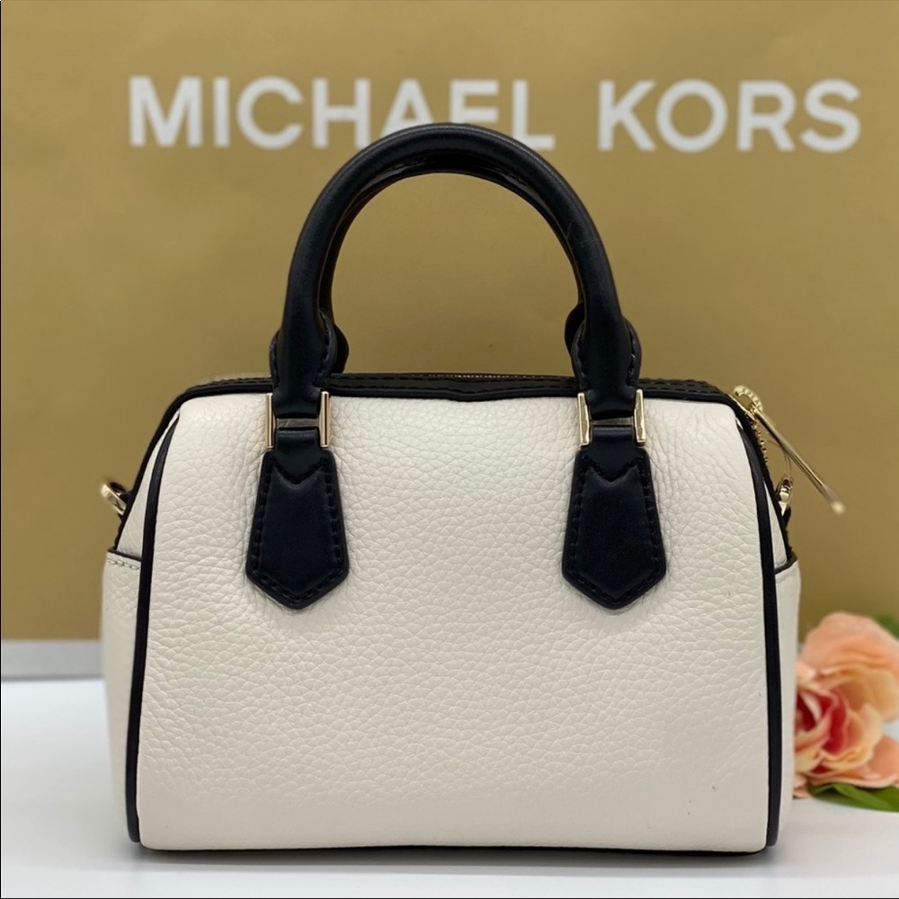 MICHAEL KORS BEDFORD XS DUFFLE XBODY LT CRM MULTI - Picture 13 of 16